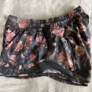 Lululemon Hotty Hot Low Rise